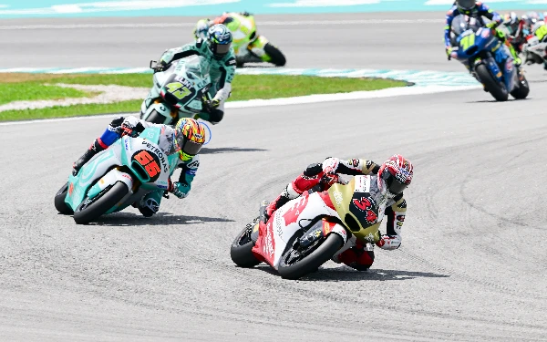 Thumbnail Di balapan seri ke-19 ini pembalap asal Magetan Jawa Timur itu kembali tampil apik dengan finis di posisi 17. (Foto: Honda Team Asia)