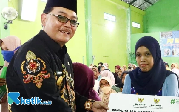 Thumbnail Pjs Bupati Blitar Salurkan Bantuan Baznas untuk Mustahik di Srengat, Tekankan Pentingnya Zakat dan Sedekah