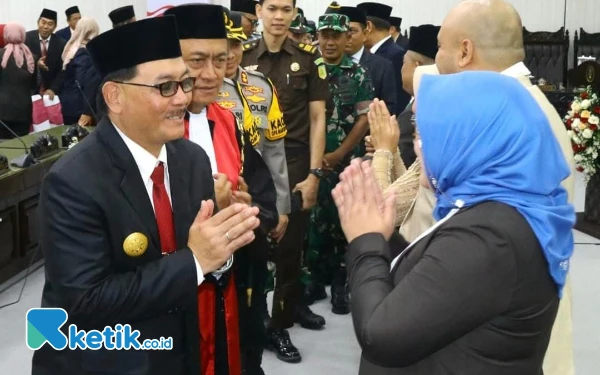 Thumbnail Rapat Paripurna DPRD Kabupaten Blitar Resmikan Pimpinan Baru, Pj Bupati Dorong Sinergi Demi Pembangunan Daerah