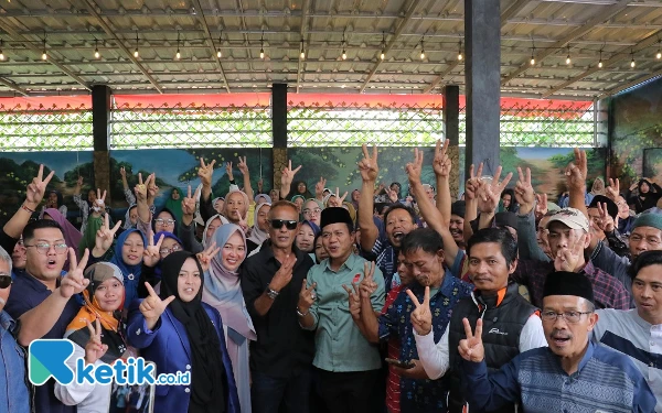 Thumbnail Berita - Cabup Bandung Dadang Supriatna Sambut Baik Aspirasi Warga Rancaekek Bangun SMA di Desa Linggar