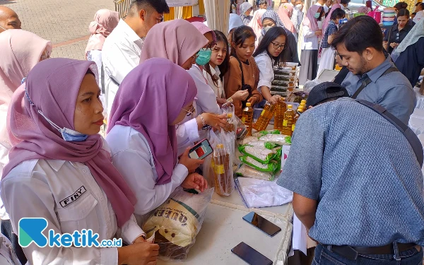 Warga Antusias Sambut Pasar Murah RSUD Karsa Husada Batu