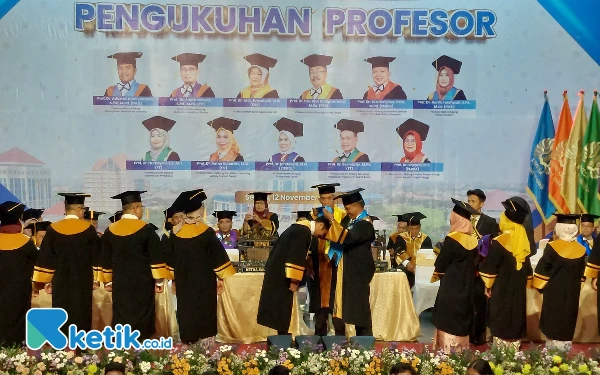 Thumbnail Berita - Unesa Kukuhkan 11 Profesor, Perkuat Posisi sebagai Universitas Unggulan di Indonesia