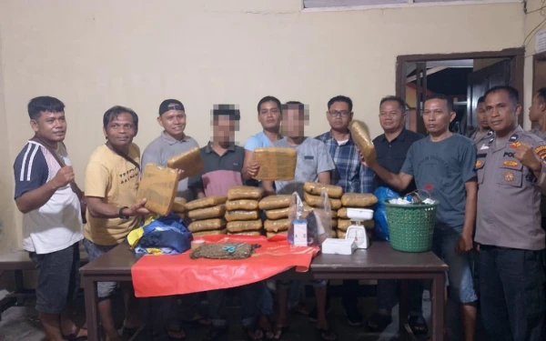 Thumbnail Berita - 2 Pengedar Narkoba Dibekuk Polres Pasaman Barat, 30 Kg Ganja Kering Gagal Beredar