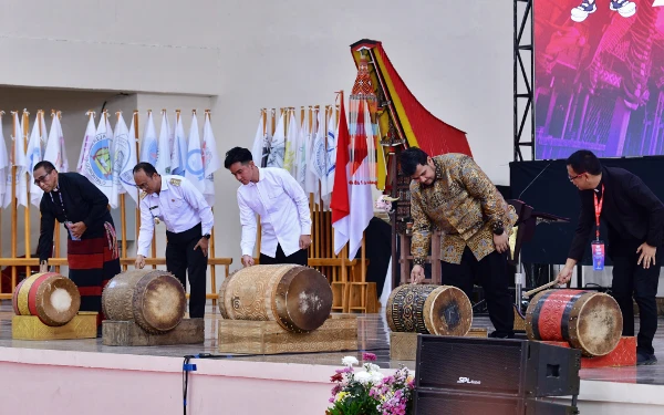 Thumbnail Berita - Prof Zudan Dampingi Wapres Gibran dalam Penutupan Sidang Raya PGI