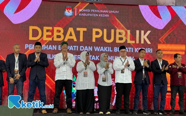 Thumbnail Berita - Debat Pilkada Kabupaten Kediri: Deny Janjikan Anggaran Rp 300 Juta Per Dusun, Dhito Umbar Capaian Pembangunan Infrastruktur