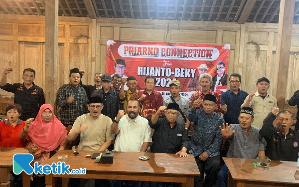 Thumbnail 200.000 Anggota dari 32 Komunitas Deklarasikan Dukungan untuk Rijanto-Beky dalam Pilbup Blitar 2024