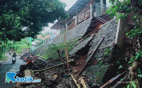 Thumbnail Musibah TPT Longsor di Sumbermalang Situbondo, Satu Orang Meninggal