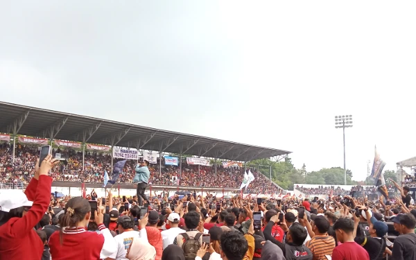 Thumbnail Kampanye Akbar Paslon 02 Pilbup Lumajang di Stadion Semeru Full Penonton