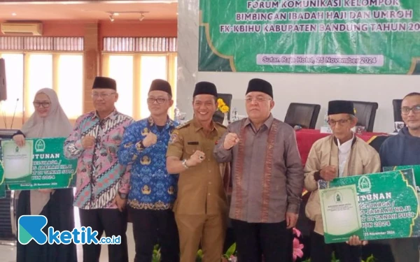 Thumbnail Aklamasi, KH Sofyan Yahya Terpilih Lagi Ketua FK KBIHU Kabupaten Bandung