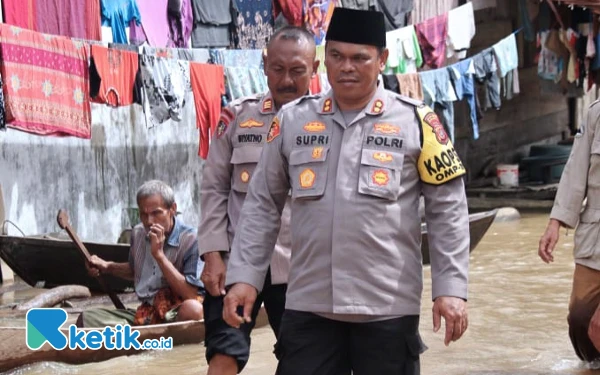 Thumbnail Berita - Walau Banjir, Kapolres Aceh Singkil Pastikan Pemungutan Suara Tetap Berjalan