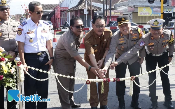 Ketua DPRD Blitar Apresiasi Peresmian Palang Pintu di Perlintasan Kereta Desa Pasirharjo