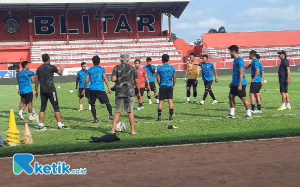 Thumbnail Jadi Kandang Arema FC di Liga 1, Rumput Stadion Soepriadi Blitar Rusak Setelah Piala Soeratin U-17