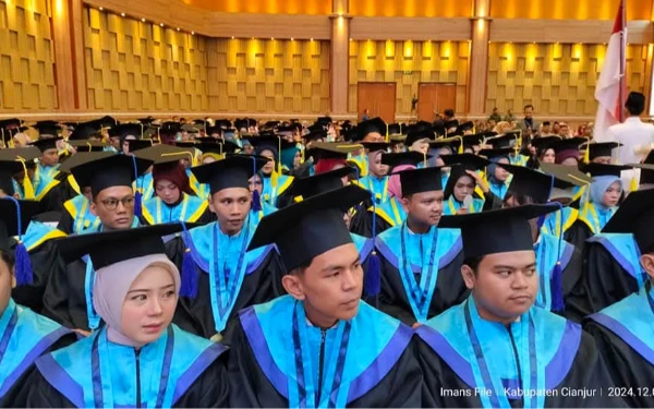 Thumbnail Berita - Suasana Wisuda UNPI Cianjur, Bagian dari Ikhtiar Tingkatkan Indeks Pembangunan Manusia