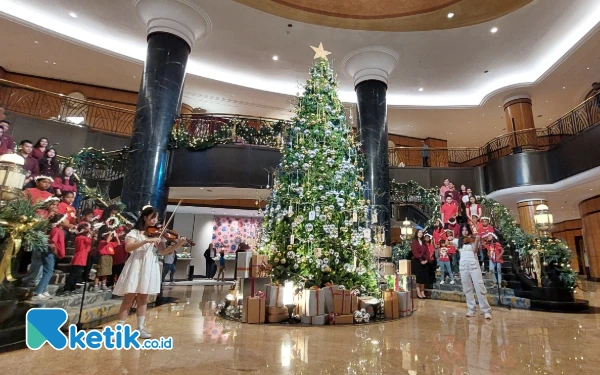 Thumbnail Berita - Sheraton Surabaya Rayakan Natal dengan Berbagi Kegembiraan