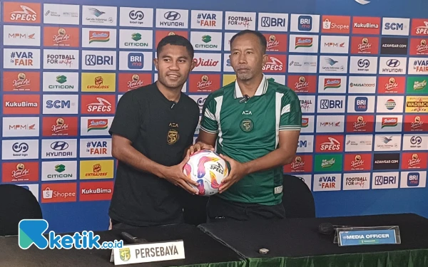 Thumbnail Berita - Tanpa Pelatih Kepala, Persebaya Yakin Tumbangkan Arema di Kandang