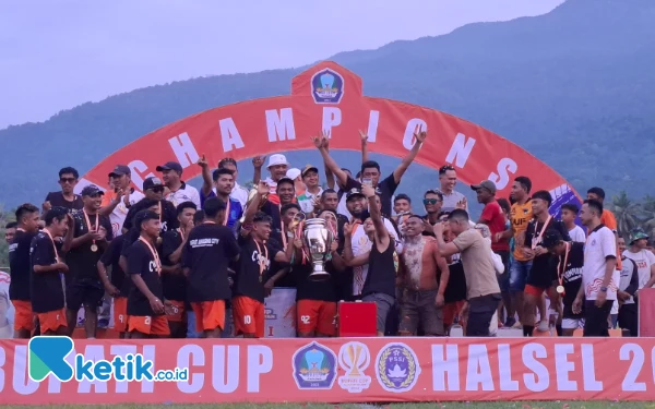 Thumbnail Berita - Taman Sari Amasing Kota Barat Juarai Turnamen Bupati Cup III Halsel Lewat Drama Adu Penalti