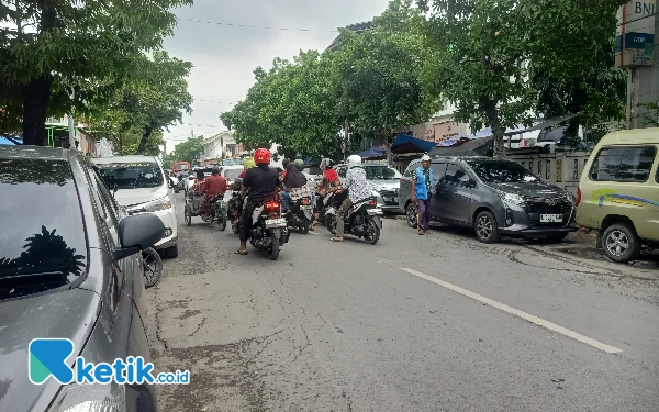 Thumbnail Berita - Retribusi Parkir Baru Capai 8 Persen, Komisi II DPRD Sampang Bakal Panggil Juru Parkir