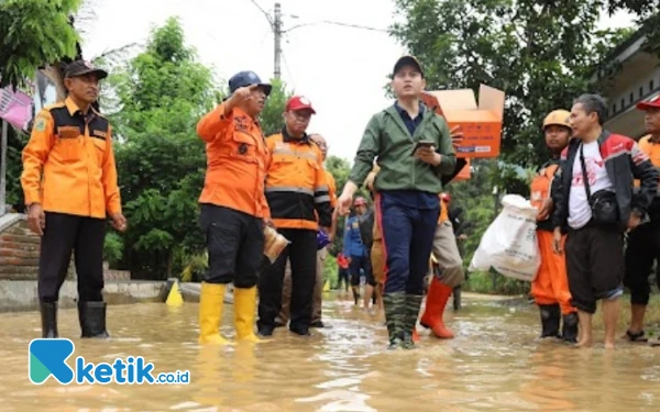 Thumbnail Berita - Bupati Trenggalek Mas Ipin Tinjau Penanganan Bencana Banjir di Tiga Kecamatan