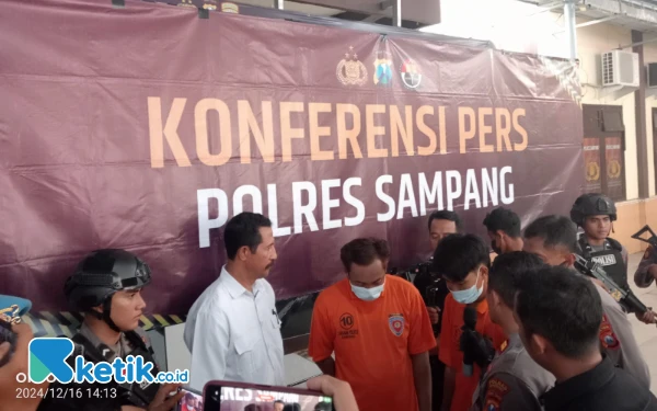 Thumbnail Berita - Dua Pria Kurir Sabu asal Probolinggo Ditangkap Polres Sampang