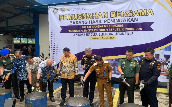 Bea Cukai Sumbagtim Musnahkan Barang Bukti Ilegal, Kerugian Capai Rp467,3 Miliar