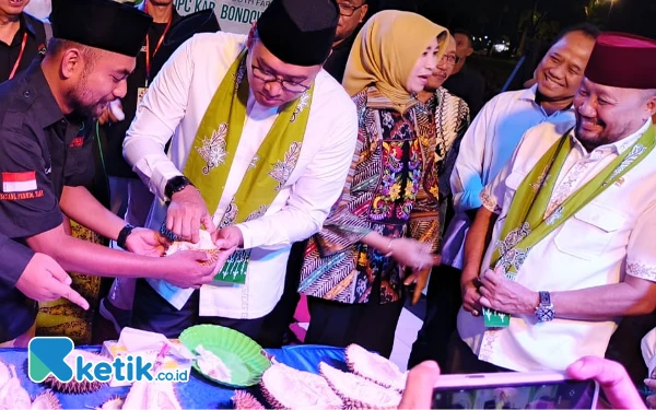 Thumbnail Berita - Wamentan RI Hadiri Festival Tani dan Durian Nusantara Bondowoso