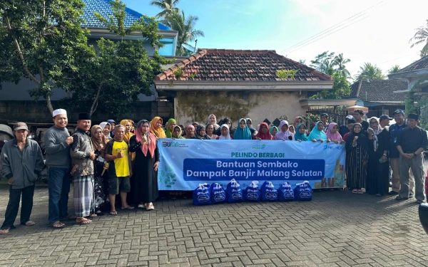 Thumbnail Berita - Pelindo Bagikan Bantuan 300 Paket Sembako kepada Warga Terdampak Banjir di Kabupaten Malang