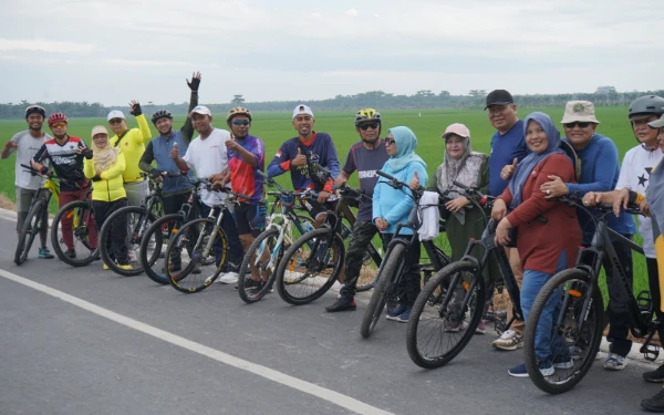 Thumbnail Berita - Memanfaatkan Hari Minggu, Bupati Asahan Gowes Bareng