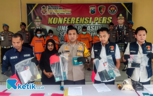 Thumbnail Berita - Polresta Sidoarjo Bongkar Penipuan Pekerja Bermodus Gaji Tinggi di Luar Negeri, Korbannya 22 Perempuan