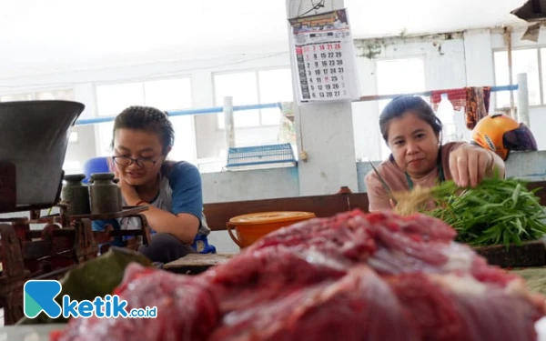 Thumbnail Berita - Wabah PMK Tekan Omzet Pedagang di Pacitan, Tukang Bakso Kurangi Porsi