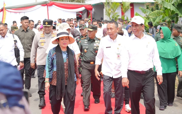 Thumbnail Berita - Gerakan Tanam Padi Pasca Banjir di Srandakan Bantul Menarik Perhatian Menteri Pertanian RI