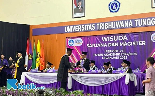 Thumbnail Berita - Wisuda Periode 47, Rektor: Lulusan Unitri Tangguh di Dunia Kerja