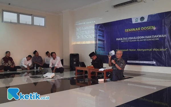 Thumbnail Berita - IAIN Kediri Gelar Seminar Rekonstruksi Narasi Sejarah Syekh Wasil