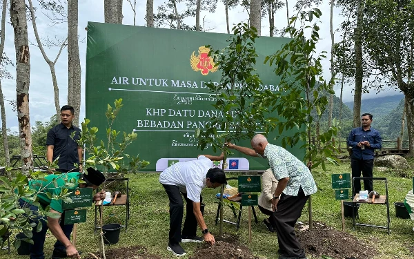 Thumbnail Berita - Raja Yogyakarta Sri Sultan HB X Gencarkan Gerakan 'Gunung Bali Gunung' di Lereng Merapi