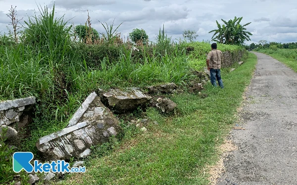 Thumbnail Berita - Talud Penahan Tanah Desa Sawentar Rusak Parah, Kades Minta Perbaikan Segera