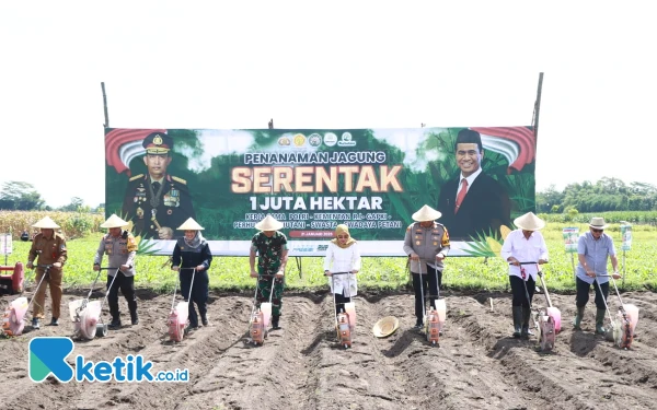 Thumbnail Berita - Dukung Swasembada Pangan, Polres Kediri Upayakan Tanam Jagung di Lahan 170 Hektare