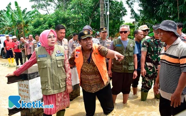 Thumbnail Berita - Tinjau Tanggul Jebol di Tinanding, Bupati Grobogan Minta BBWS Pemali Juana Segera Perbaiki