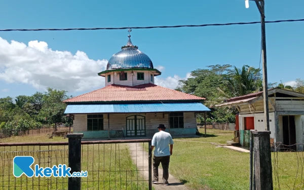 Thumbnail Berita - Atap Bocor, Dinding Lapuk, Masjid Jamiatul Mukmin Simeulue Memprihatinkan