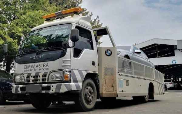 Thumbnail Berita - Jangan Panik! Hubungi Nomor Ini untuk Evakuasi BMW yang Terendam Banjir