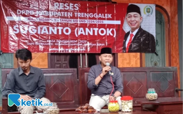 Thumbnail Berita - Gelar Reses, Anggota DPRD Trenggalek Sugianto Panen Aspirasi Infrastruktur