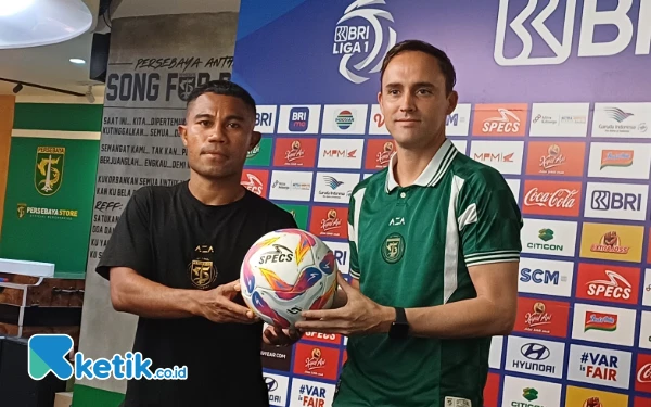 Thumbnail Berita - Persebaya Lawan Persita, Paul Munster: Semua Siap Bertarung untuk Meraih Kemenangan