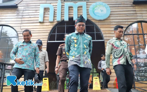 Thumbnail Berita - Gebrakan Perdana Satgas PPR-PBG-PB Kabupaten Bandung, Bupati: Kami Masih Persuasif, Jika Membandel Kami Segel