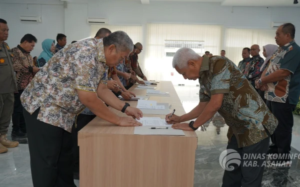 Thumbnail Berita - Penandatanganan Kolektif Perjanjian Kerja, Ini Pesan Bupati Asahan