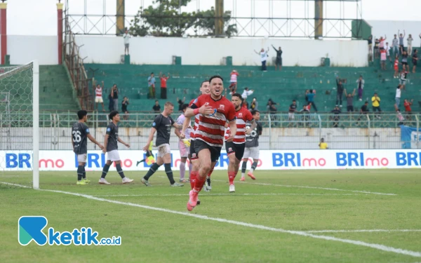 Thumbnail Berita - Madura United Amankan Poin Penuh di Kandang, Bungkam Persis Solo 2-0