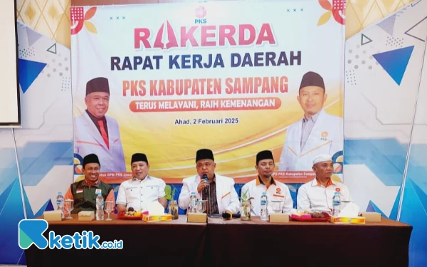 Thumbnail Berita - Ketua DPW PKS Jatim Hadiri Rakerda DPD PKS Sampang, Ini Pesannya