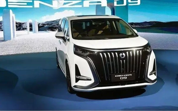 Thumbnail Berita - BYD Denza D9, MPV Premium Tiongkok yang Siap Goyang Dominasi Toyota Alphard