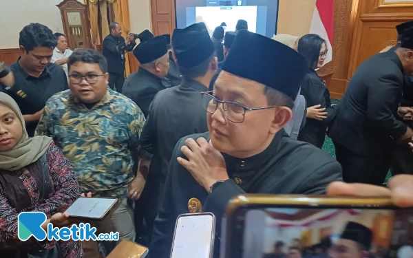 Thumbnail Berita - Pj Gubernur Jatim Berharap Penetapan Kepala Daerah Terpilih Tanggal 6 Februari 2025