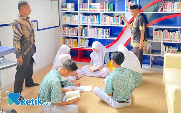 Thumbnail Berita - Pacu Minat Baca, Puluhan Siswa MAN Aceh Singkil Kunjungi Perpustakaan dan Arsip Daerah