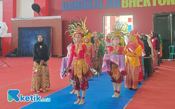 Thumbnail Berita - Meriahnya Pentas Seni Sparkling Nusantara SMAN 4 Bangkalan