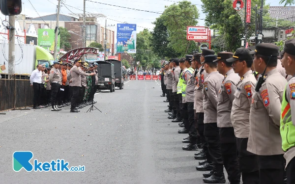 Thumbnail Berita - Polres Blitar Kota Kerahkan 565 Personel Amankan Laga Arema FC vs PSM Makassar