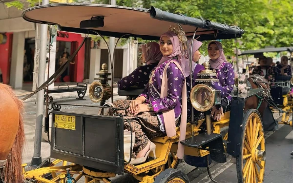 Thumbnail Berita - [Berita Foto] City Tour Beauty Muslimah Indonesia di Malioboro dan Keraton Yogya